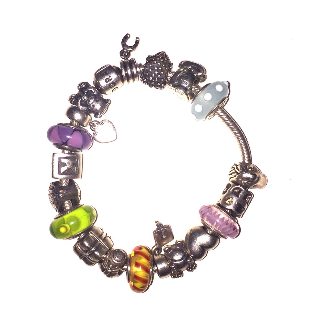 Pandora bracelet & charms 💕
